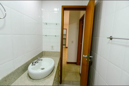 Apartamento à venda com 92m², 2 quartos e 1 vagaBanheiro Social