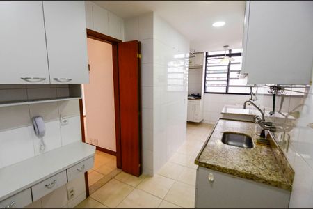 Apartamento à venda com 92m², 2 quartos e 1 vagaCozinha