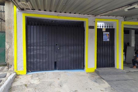 Casa para alugar com 140m², 2 quartos e 2 vagas Casa para alugar com 140m², 2 quartos e 2 vagasFachada