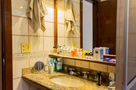 Casa à venda com 153m², 4 quartos e 2 vagasBanheiro da Suíte