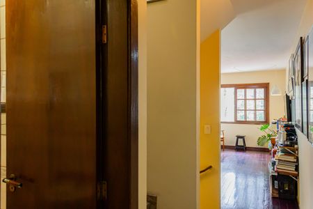 Casa à venda com 153m², 4 quartos e 2 vagasHall