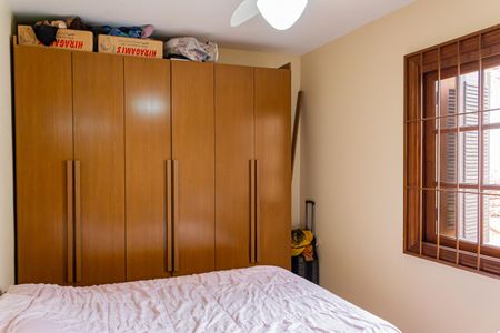 Casa à venda com 153m², 4 quartos e 2 vagasQuarto 2