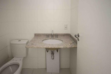 Apartamento à venda com 91m², 2 quartos e 2 vagasBanheiro da Suite 02
