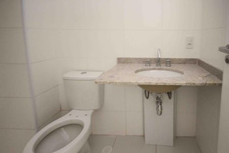 Apartamento à venda com 91m², 2 quartos e 2 vagasBanheiro da Suite 02