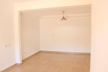 Sala de casa para alugar com 6 quartos, 200m² em Feliz, Goiânia