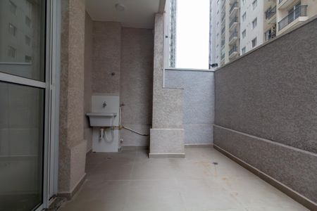 Apartamento à venda com 51m², 2 quartos e 1 vaga Apartamento à venda com 51m², 2 quartos e 1 vagaVaranda e Área de Serviço