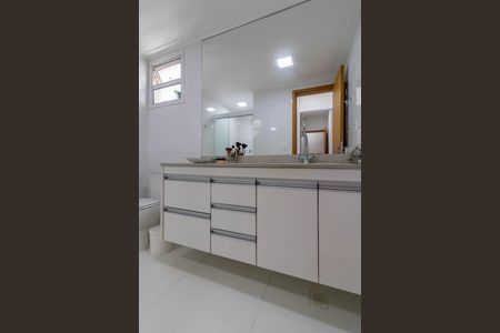 Apartamento à venda com 165m², 3 quartos e 3 vagas Apartamento à venda com 165m², 3 quartos e 3 vagasSuíte 1