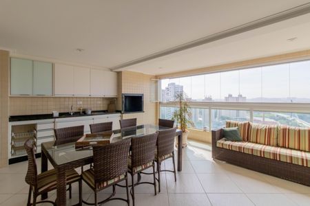 Apartamento à venda com 165m², 3 quartos e 3 vagas Apartamento à venda com 165m², 3 quartos e 3 vagasVaranda Gourmet