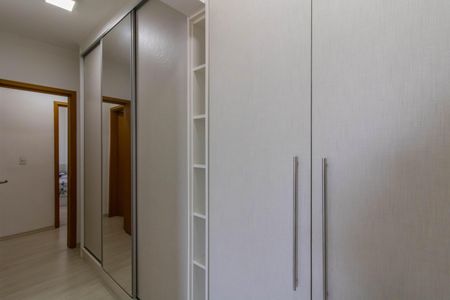 Apartamento à venda com 165m², 3 quartos e 3 vagas Apartamento à venda com 165m², 3 quartos e 3 vagasSuíte 1