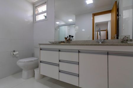 Apartamento à venda com 165m², 3 quartos e 3 vagas Apartamento à venda com 165m², 3 quartos e 3 vagasSuíte 1