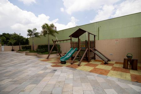 Apartamento à venda com 165m², 3 quartos e 3 vagas Apartamento à venda com 165m², 3 quartos e 3 vagasArea Comum - Playground