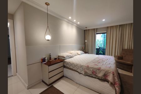 Casa de condomínio à venda com 320m², 4 quartos e 6 vagasSuíte 1