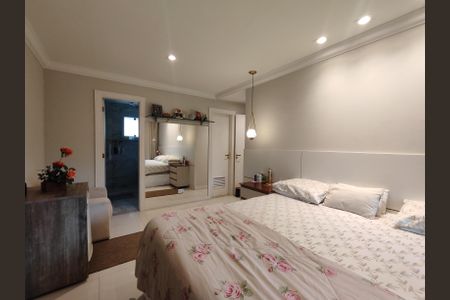 Casa de condomínio à venda com 320m², 4 quartos e 6 vagasSuíte 1