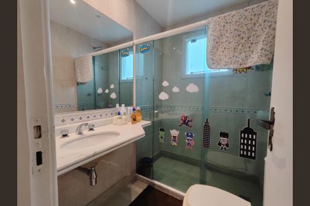 Casa de condomínio à venda com 320m², 4 quartos e 6 vagasBanheiro da Suíte 4