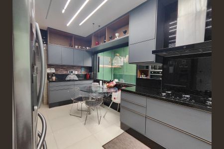 Casa de condomínio à venda com 320m², 4 quartos e 6 vagasCozinha