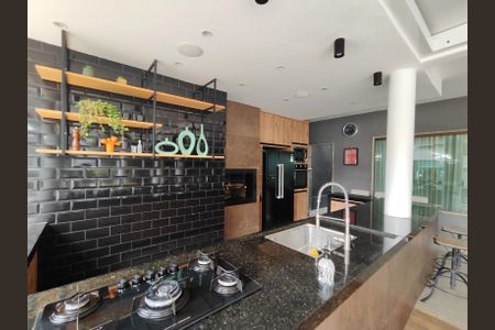 Casa de condomínio à venda com 320m², 4 quartos e 6 vagasÁrea externa