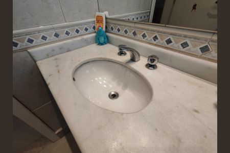 Casa de condomínio à venda com 320m², 4 quartos e 6 vagasBanheiro da Suíte 4