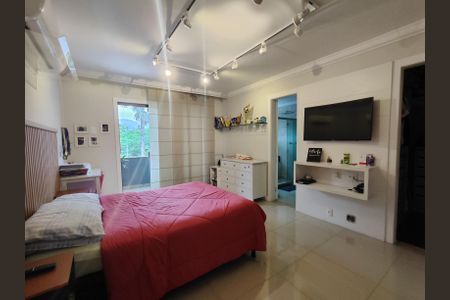 Casa de condomínio à venda com 320m², 4 quartos e 6 vagasSuíte 2