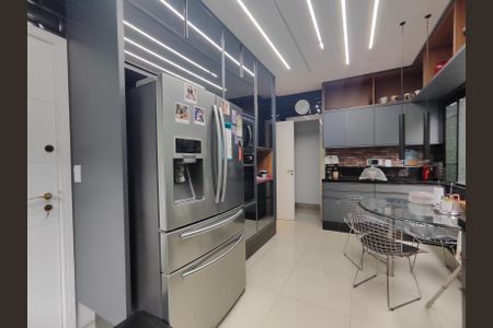 Casa de condomínio à venda com 320m², 4 quartos e 6 vagasCozinha