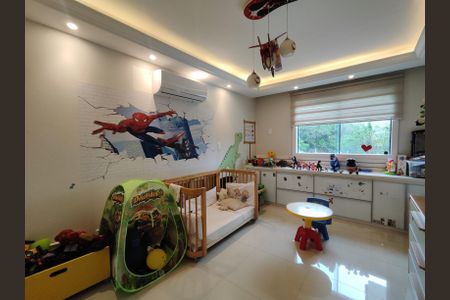 Casa de condomínio à venda com 320m², 4 quartos e 6 vagasSuíte 4