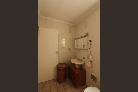 Casa à venda com 289m², 3 quartos e 4 vagasBanheiro Social