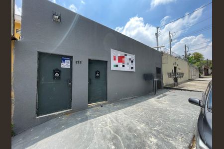 Studio para alugar com 25m², 1 quarto e sem vaga Studio para alugar com 25m², 1 quarto e sem vagaFachada + Placa