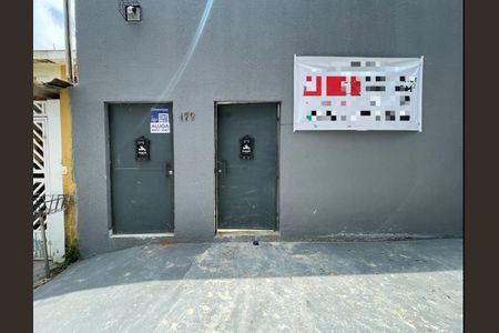 Studio para alugar com 25m², 1 quarto e sem vaga Studio para alugar com 25m², 1 quarto e sem vagaFachada + Placa