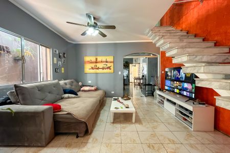 Casa à venda com 161m², 3 quartos e 2 vagasSala