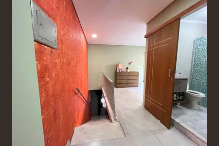 Casa à venda com 161m², 3 quartos e 2 vagasHall