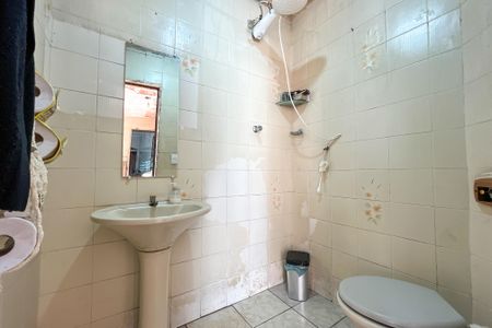 Casa à venda com 161m², 3 quartos e 2 vagasBanheiro externo