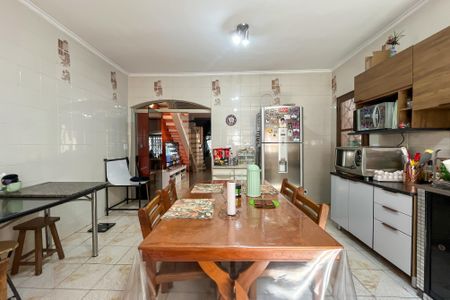 Casa à venda com 161m², 3 quartos e 2 vagasCozinha