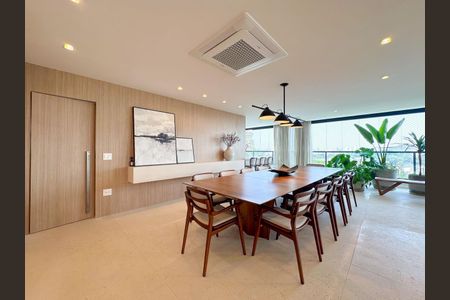 Apartamento à venda com 344m², 4 quartos e 4 vagas