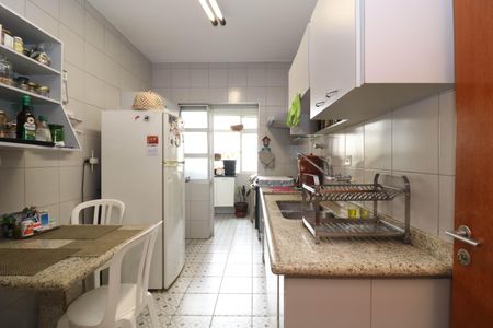 Apartamento à venda com 100m², 2 quartos e 1 vagaCozinha