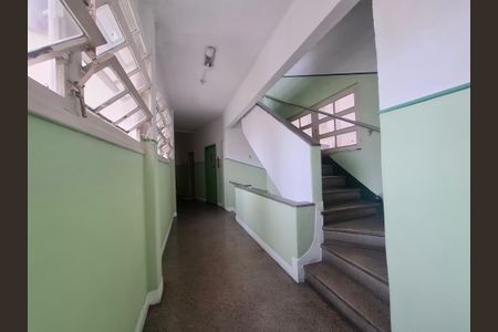 Apartamento à venda com 45m², 1 quarto e sem vagaCorredor do prédio 