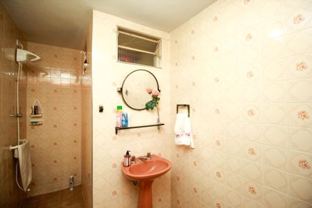 Casa à venda com 300m², 3 quartos e 3 vagasBanheiro 2