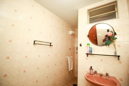 Casa à venda com 300m², 3 quartos e 3 vagasBanheiro 2