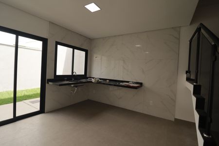 Casa à venda com 129m², 2 quartos e 4 vagasSala