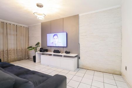 Casa à venda com 88m², 2 quartos e 2 vagasSala