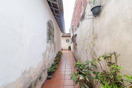 Casa à venda com 88m², 2 quartos e 2 vagasCorredor Externo