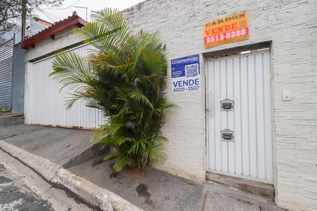 Casa à venda com 88m², 2 quartos e 2 vagasFachada