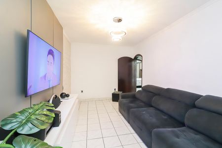 Casa à venda com 88m², 2 quartos e 2 vagasSala