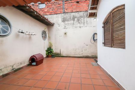 Casa à venda com 88m², 2 quartos e 2 vagasQuintal