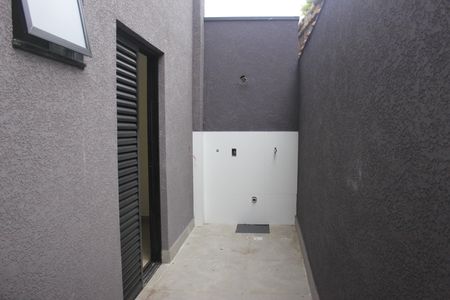 Casa à venda com 125m², 3 quartos e 2 vagasLavanderia e corrredor