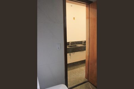 Casa à venda com 125m², 3 quartos e 2 vagasBanheiro social dos quartos