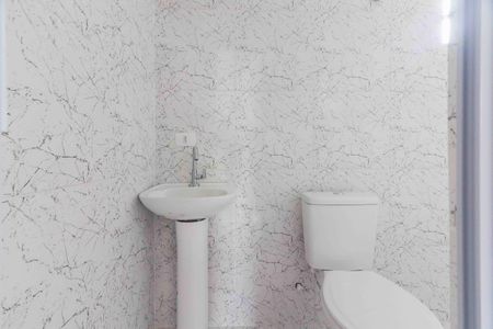 Studio para alugar com 25m², 1 quarto e sem vaga Studio para alugar com 25m², 1 quarto e sem vagaBanheiro Social