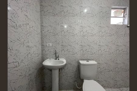 Banheiro Social de kitnet/studio para alugar com 1 quarto, 25m² em Vila Tiradentes, São Paulo