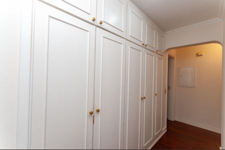 Apartamento para alugar com 155m², 4 quartos e 3 vagasCorredor