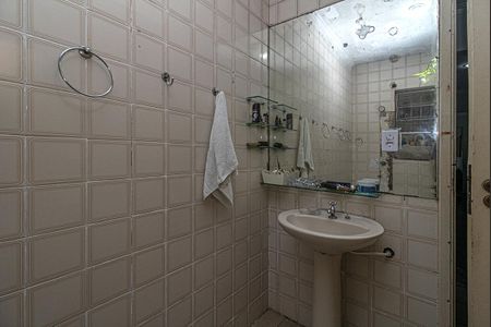 Casa para alugar com 180m², 2 quartos e 2 vagas Casa para alugar com 180m², 2 quartos e 2 vagasBanheiro social