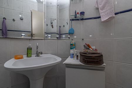 Casa para alugar com 180m², 2 quartos e 2 vagas Casa para alugar com 180m², 2 quartos e 2 vagasBanheiro da Suíte