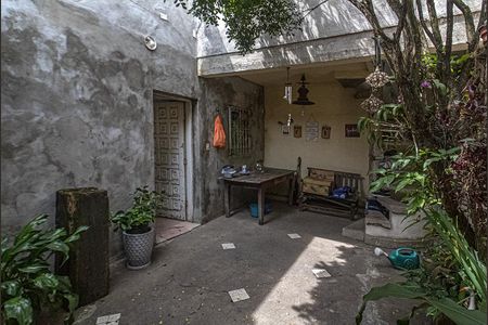 Casa para alugar com 180m², 2 quartos e 2 vagas Casa para alugar com 180m², 2 quartos e 2 vagasÁrea comum